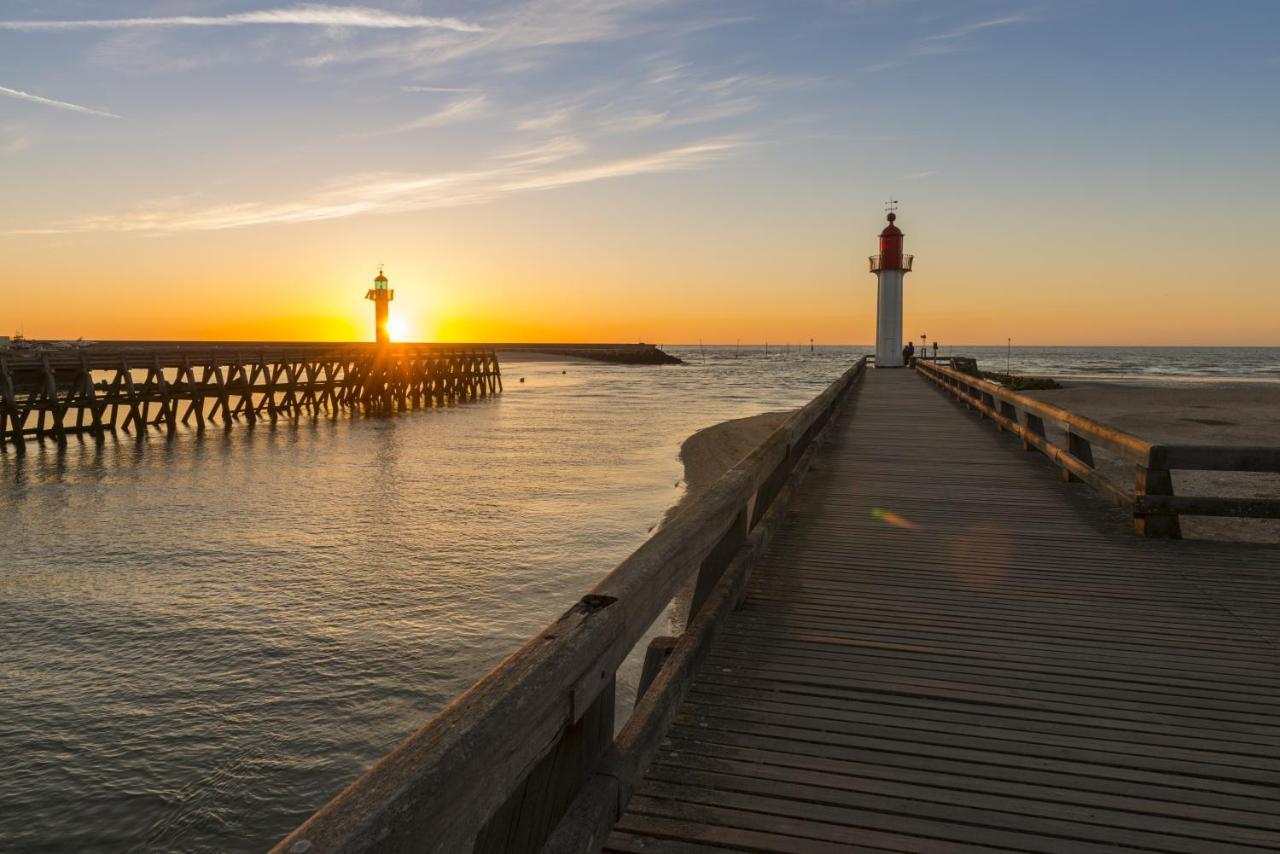 Trouville Sur Mer Vue Sur La Touque Buitenkant foto